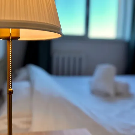 Sunny Two Bedroom 아파트