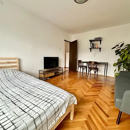 Sunny Two Bedroom 아파트