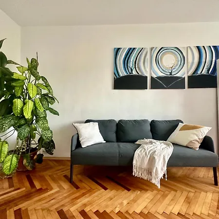 아파트 Sunny Two Bedroom