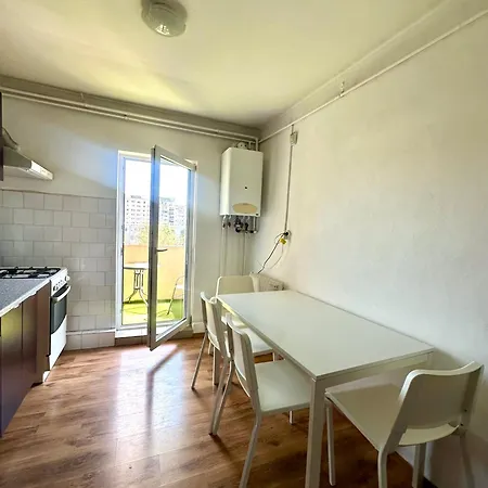 아파트 Sunny Two Bedroom *