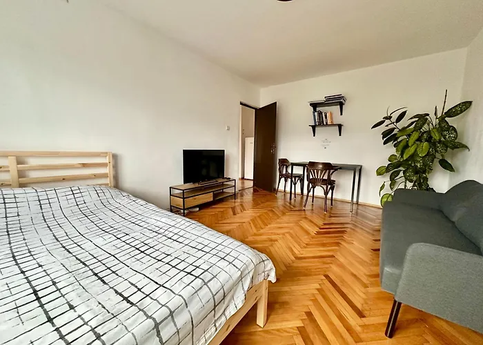 Sunny Two Bedroom Lejlighed